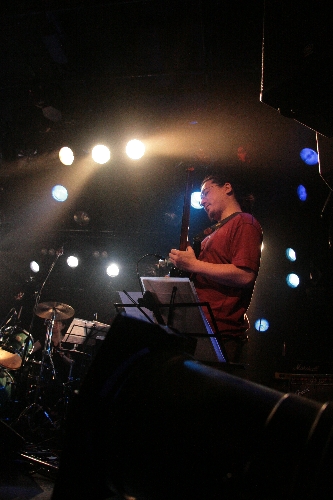 �N���b�N����Ƒ傫�ȃT�C�Y�Ō����܂��B�߂鎞�̓u���E�U�̃{�^�������g�����������B�ʐ^�̖��f�]�ڂ��ւ��܂�