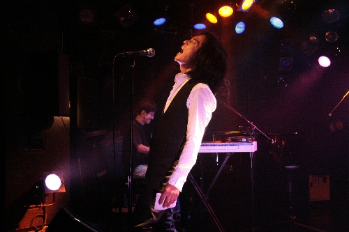 �N���b�N����Ƒ傫�ȃT�C�Y�Ō����܂��B�߂鎞�̓u���E�U�̃{�^�������g�����������B�ʐ^�̖��f�]�ڂ��ւ��܂�