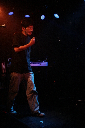 �N���b�N����Ƒ傫�ȃT�C�Y�Ō����܂��B�߂鎞�̓u���E�U�̃{�^�������g�����������B�ʐ^�̖��f�]�ڂ��ւ��܂�