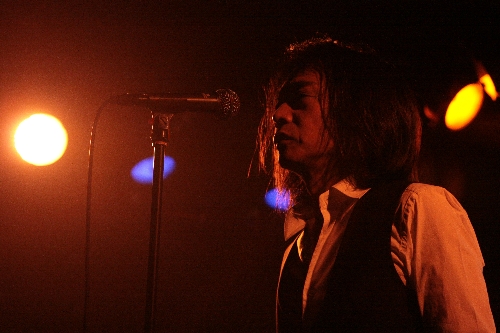 �N���b�N����Ƒ傫�ȃT�C�Y�Ō����܂��B�߂鎞�̓u���E�U�̃{�^�������g�����������B�ʐ^�̖��f�]�ڂ��ւ��܂�