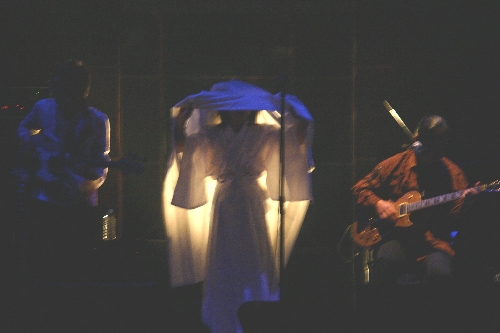 �N���b�N����Ƒ傫�ȃT�C�Y�Ō����܂��B�߂鎞�̓u���E�U�̃{�^�������g�����������B�ʐ^�̖��f�]�ڂ��ւ��܂� 