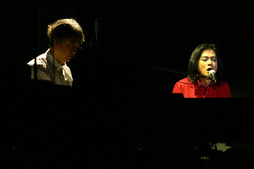 �N���b�N����Ƒ傫�ȃT�C�Y�Ō����܂��B�߂鎞�̓u���E�U�̃{�^�������g�����������B�ʐ^�̖��f�]�ڂ��ւ��܂�